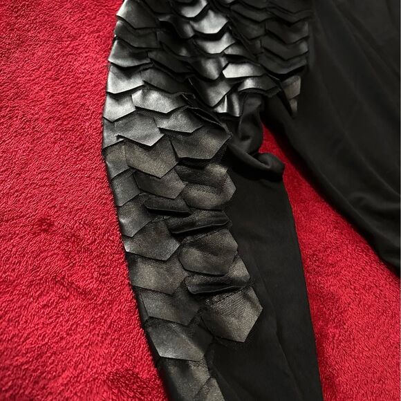 NEW Women’s Black Body-Con Faux Leather Scale Long Sleeve Dress - Picture 5 of 8